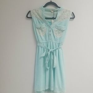 Sleeveless Mint & Lace Mini Dress! NWT!